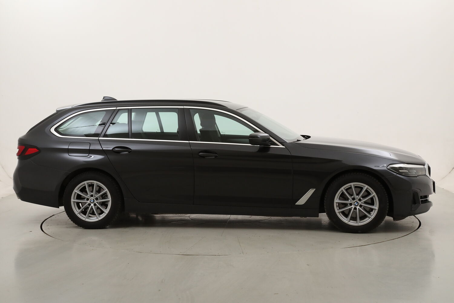 BMW Serie 5 520d Touring Business usata del 2021 con 97.733 km