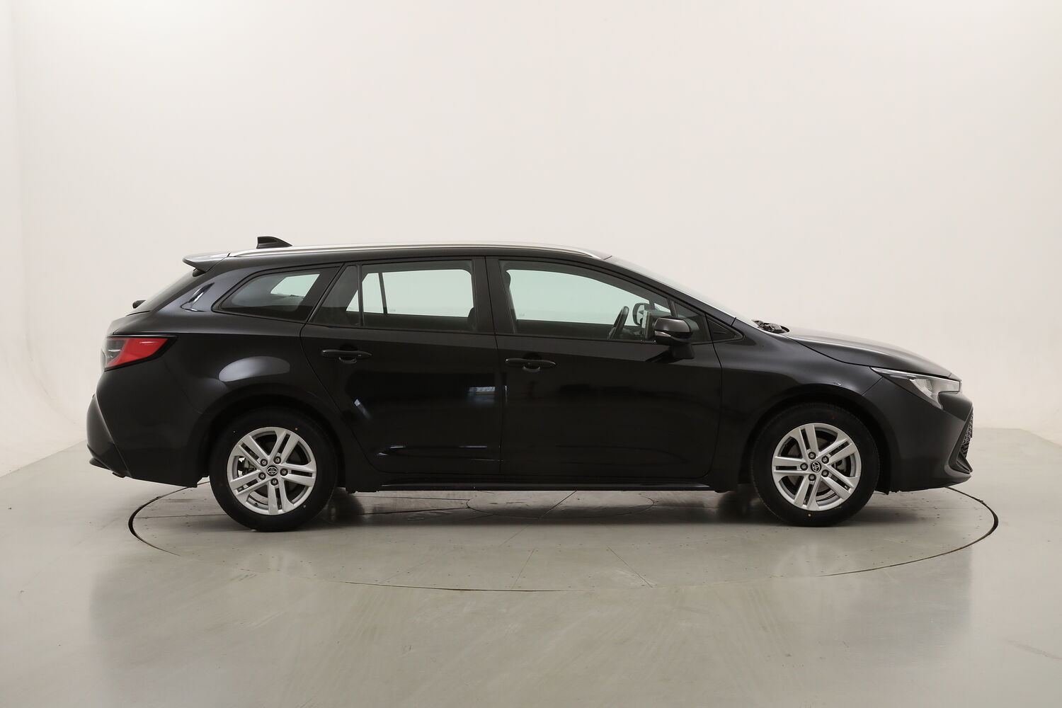 Toyota Corolla TS Hybrid Business usata del 2022 con 118.029 km