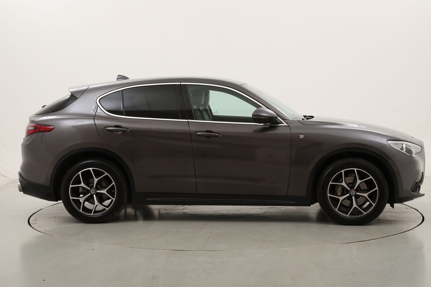 Alfa Romeo Stelvio Ti Q4 AT8 usata del 2021 con 68.924 km