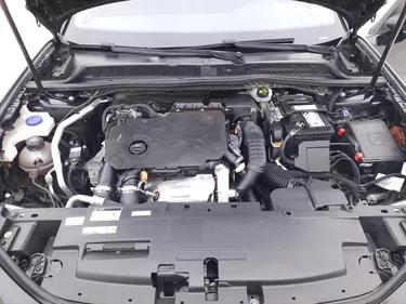 Peugeot 508 SW Allure EAT8 1.5 Diesel 131CV Automatico Vano motore