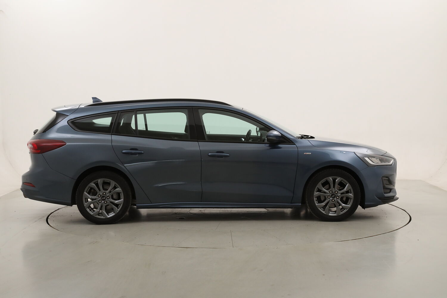 Ford Focus SW Hybrid ST-Line Design Powershift usata del 2023 con 117.107 km