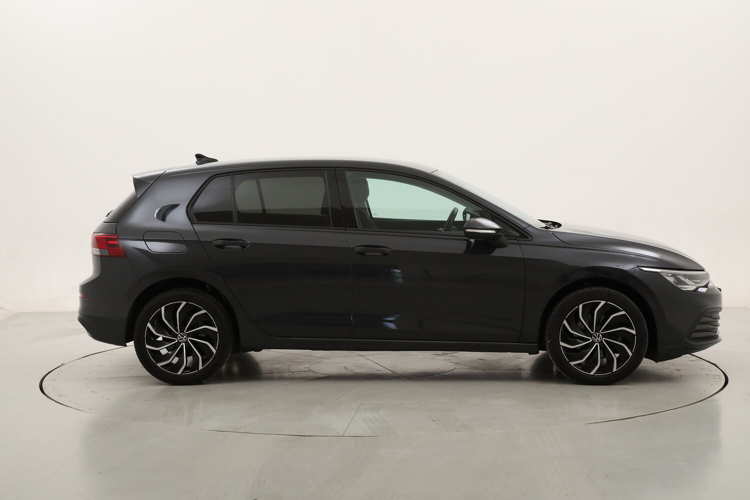 Volkswagen Golf Life usata del 2022 con 92.048 km