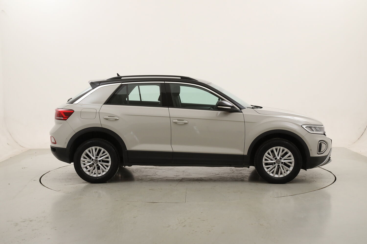 Volkswagen T-Roc Life usata del 2023 con 53.030 km