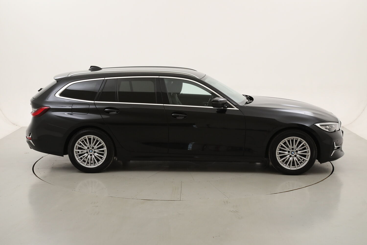 BMW Serie 3 318d 48V Touring Luxury usata del 2020 con 102.863 km