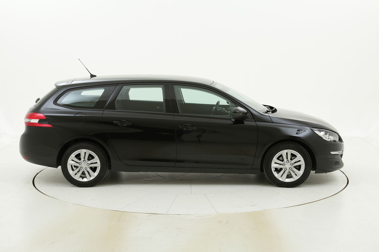 Peugeot 308 SW Active EAT6 usata del 2017 con 74.613 km