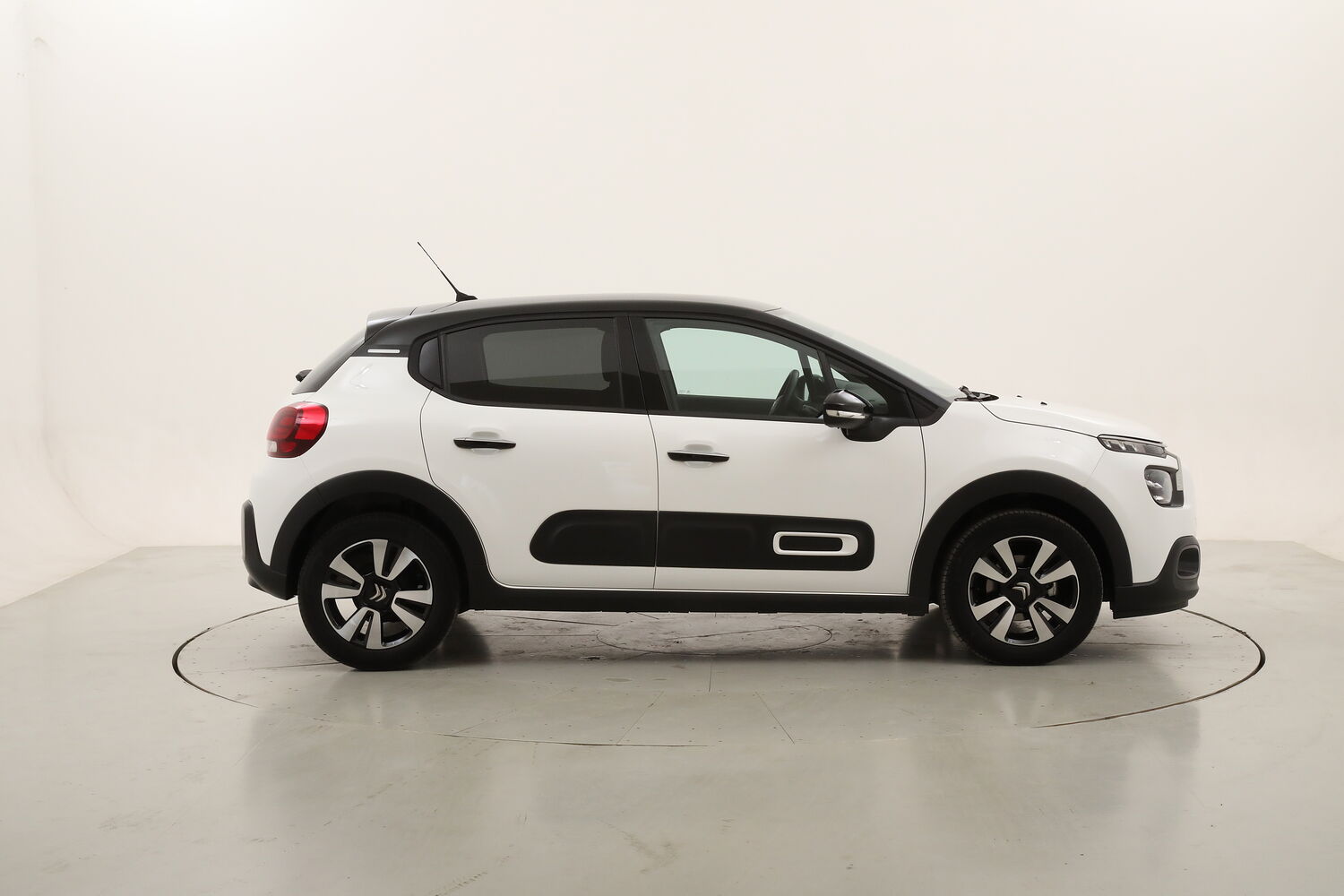 Citroen C3 Shine usata del 2023 con 5.267 km