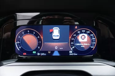 Volkswagen Golf Life DSG 1.0 Mild Hybrid 110CV Automatico Interni