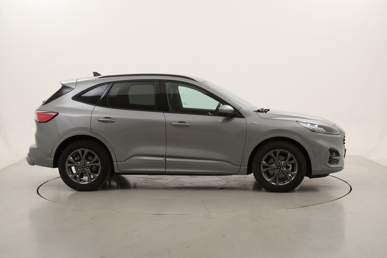 Ford Kuga Full Hybrid ST-Line usata del 2022 con 45.467 km
