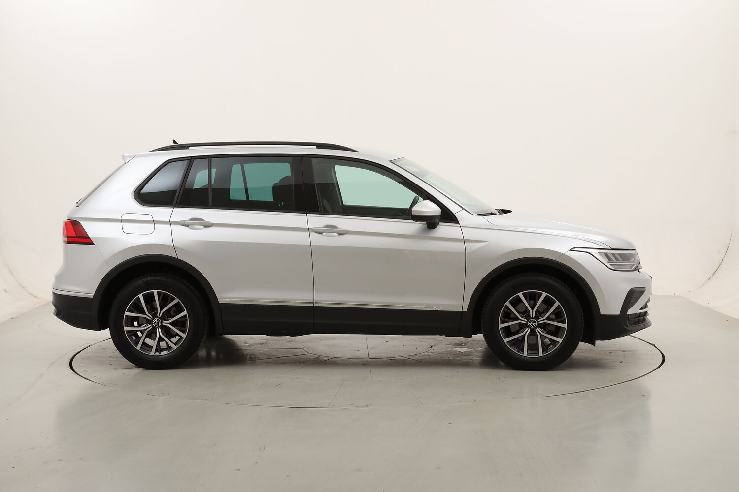 Volkswagen Tiguan Life usata del 2023 con 80.603 km