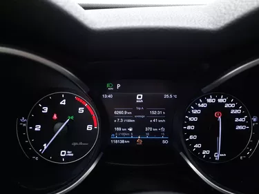 Alfa Romeo Stelvio Business AT8 2.1 Diesel 160CV Automatico Interni