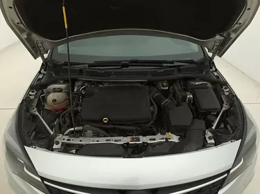 Opel Astra ST Business Elegance AT9 1.5 Diesel 122CV Automatico Vano motore
