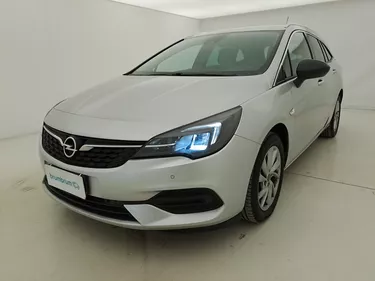 Opel Astra ST Business Elegance AT9 1.5 Diesel 122CV Automatico Visione frontale
