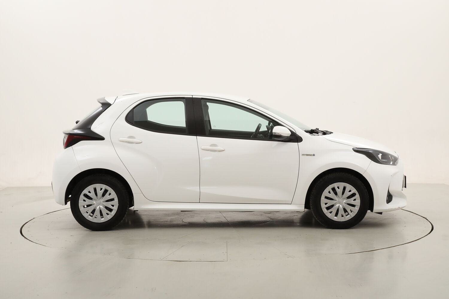 Toyota Yaris Hybrid Business usata del 2021 con 101.337 km