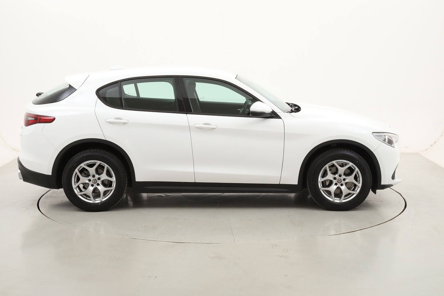 Alfa Romeo Stelvio Business Q4 AT8 usata del 2021 con 109.062 km