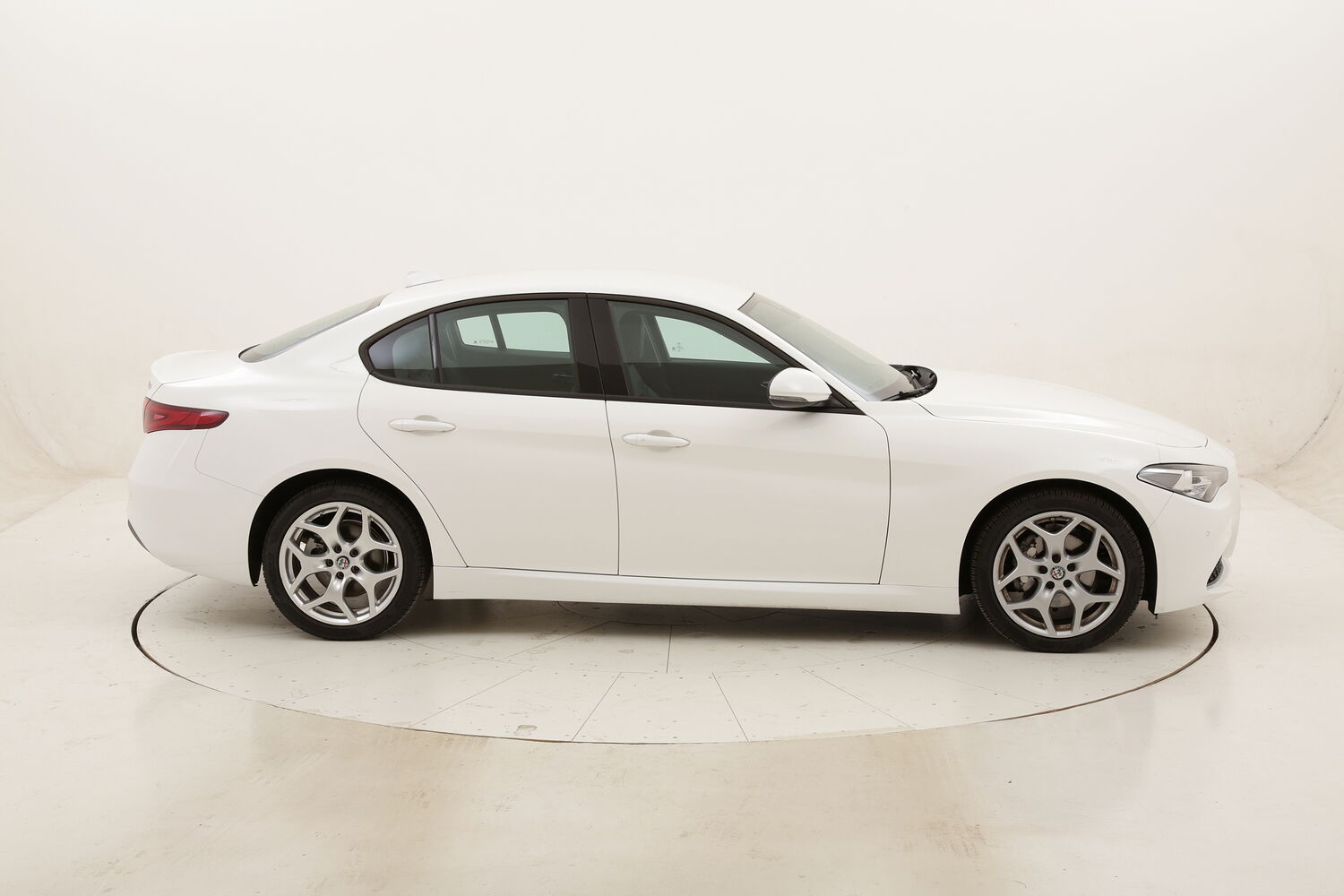 Alfa Romeo Giulia Executive AT8 usata del 2020 con 21.352 km
