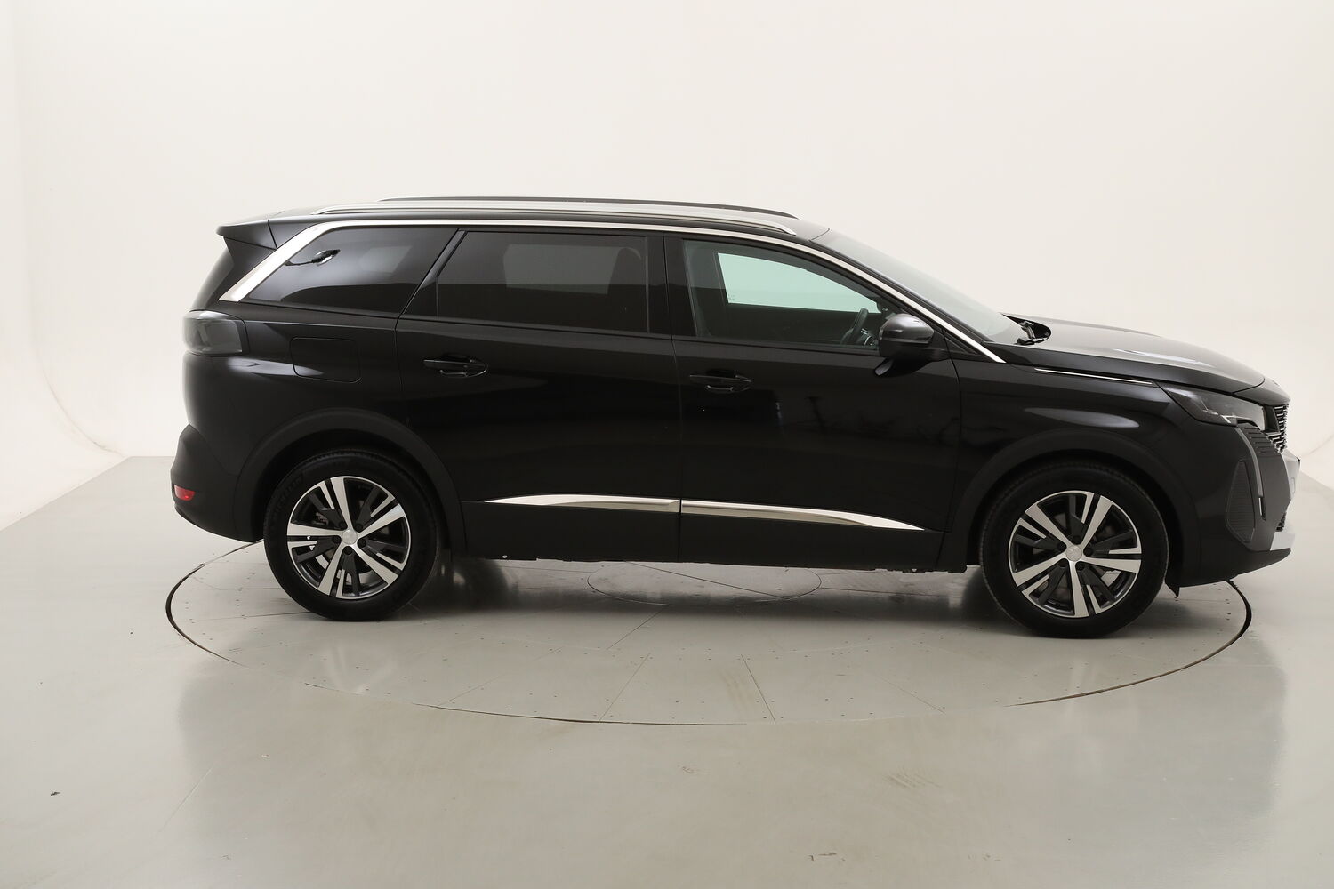 Peugeot 5008 Allure Pack EAT8 - 7 posti usata del 2024 con 33.352 km