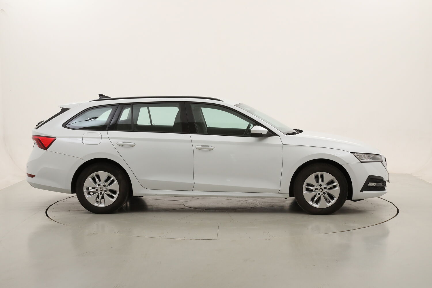 Skoda Octavia Wagon Ambition DSG usata del 2023 con 117.298 km