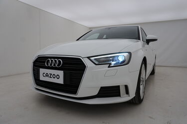 Visione frontale di Audi A3