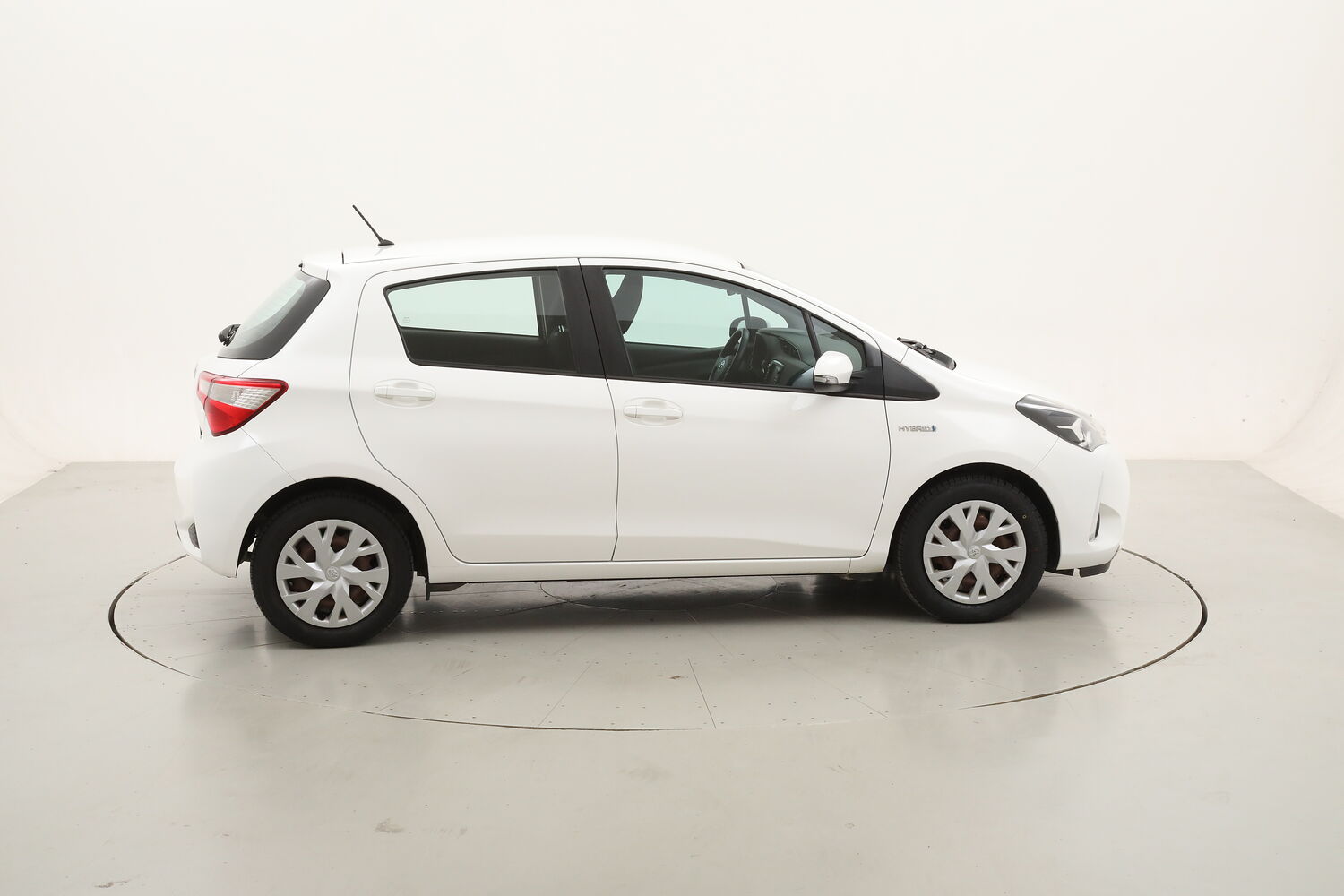 Toyota Yaris Hybrid Business usata del 2019 con 76.897 km