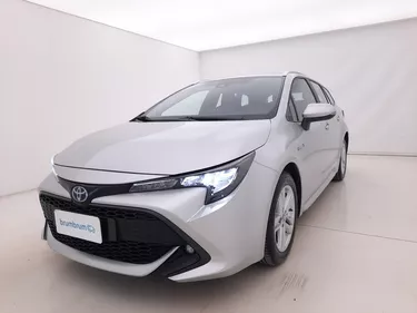 Toyota Corolla TS Hybrid Business 1.8 Full Hybrid 122CV Automatico Visione frontale
