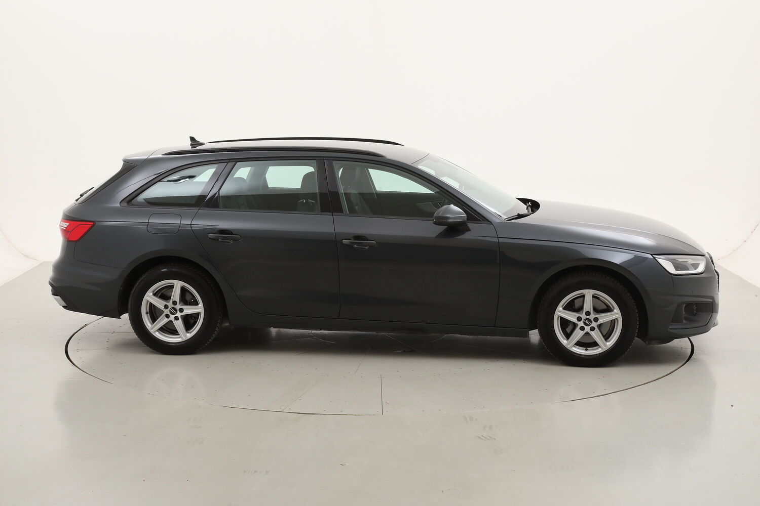Audi A4 Avant Business S tronic usata del 2021 con 98.558 km