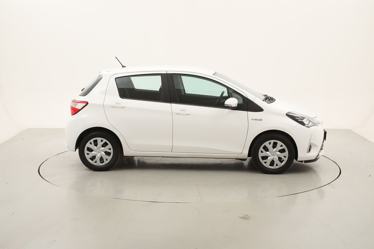 Toyota Yaris Hybrid Business usata del 2019 con 66.222 km