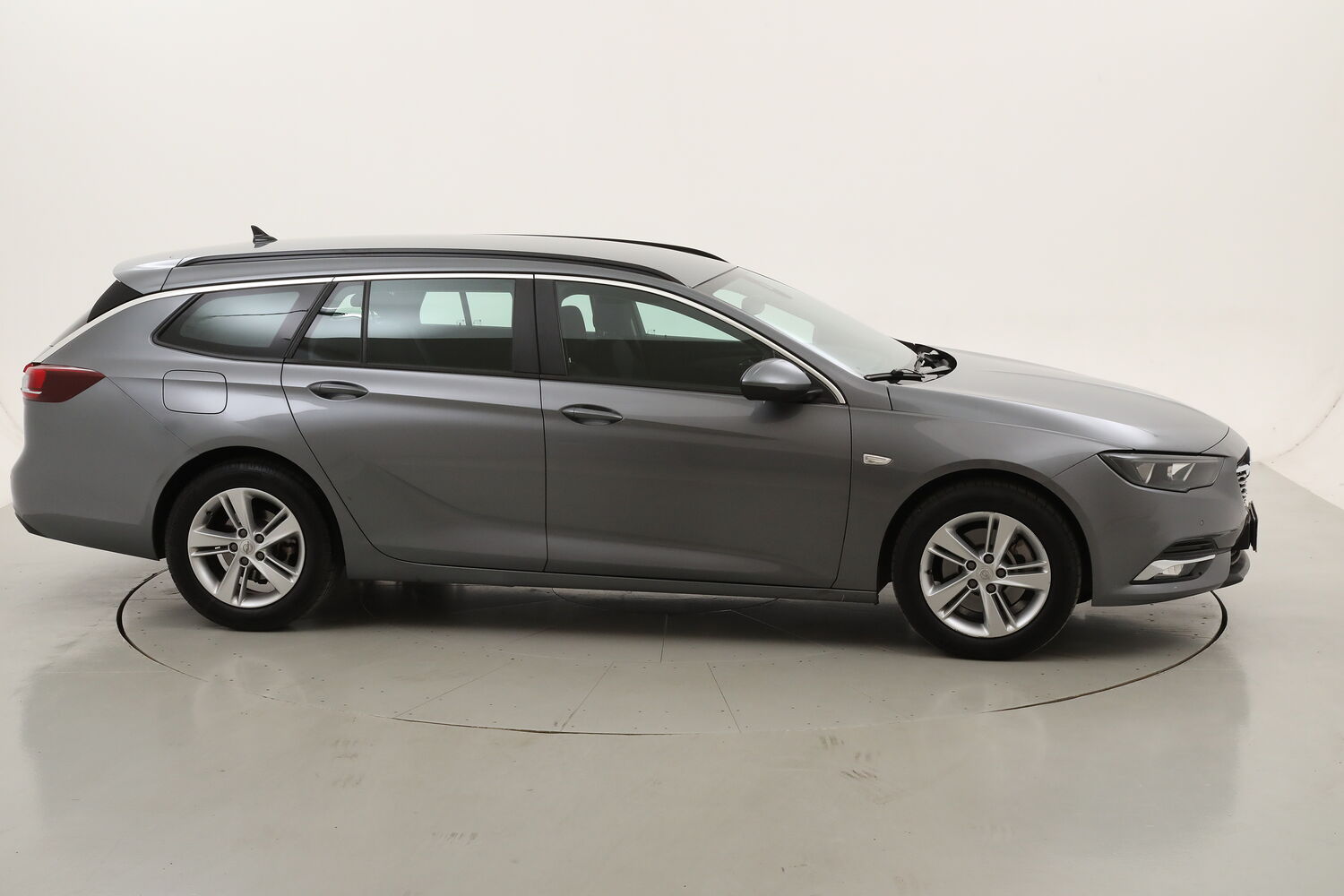 Opel Insignia ST Business usata del 2020 con 93.120 km