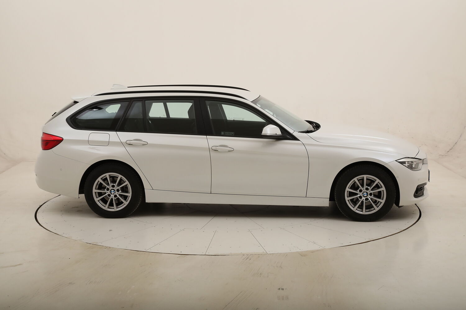 BMW Serie 3 318d Touring Business Advantage usata del 2019 con 65.789 km