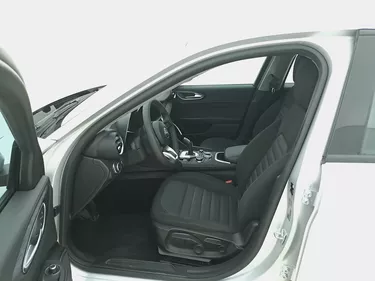 Alfa Romeo Giulia Business AT8 2.1 Diesel 160CV Automatico Sedili