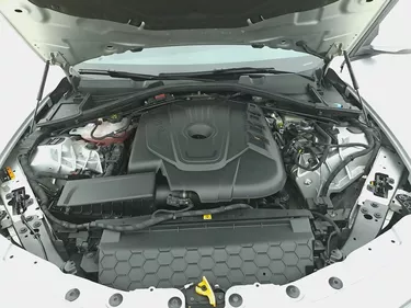 Alfa Romeo Giulia Business AT8 2.1 Diesel 160CV Automatico Vano motore