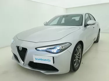 Alfa Romeo Giulia Business AT8 2.1 Diesel 160CV Automatico Visione frontale