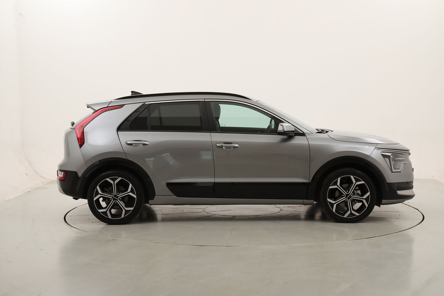 Kia Niro Hybrid Evolution DCT usata del 2023 con 74.886 km