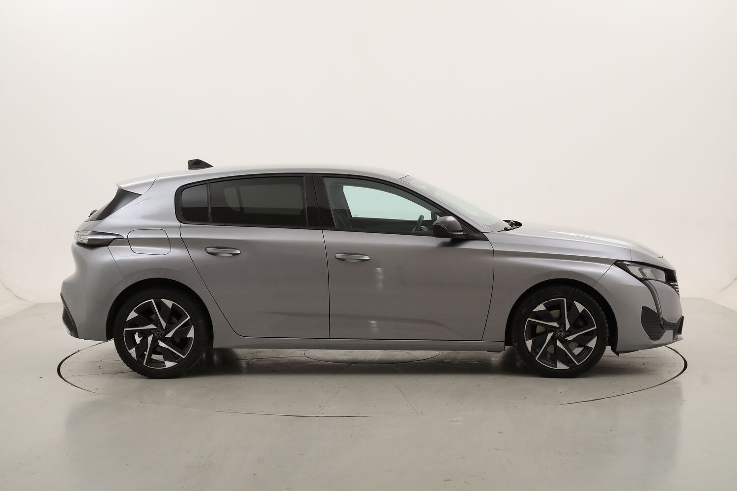 Peugeot 308 EAT8 Allure Pack usata del 2022 con 83.419 km