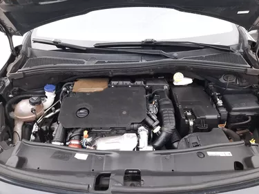 Peugeot 2008 Allure EAT6 1.5 Diesel 120CV Automatico Vano motore