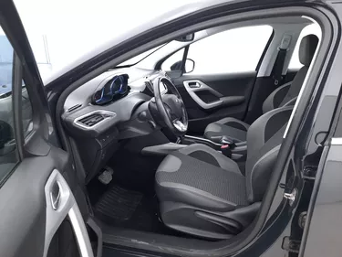 Peugeot 2008 Allure EAT6 1.5 Diesel 120CV Automatico Sedili
