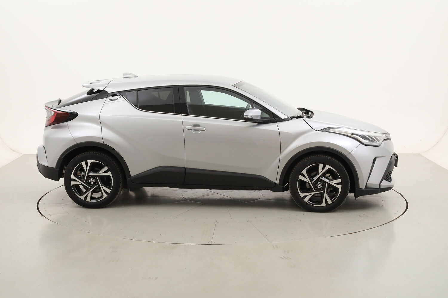 Toyota C-HR Hybrid Morebusiness usata del 2024 con 7.598 km