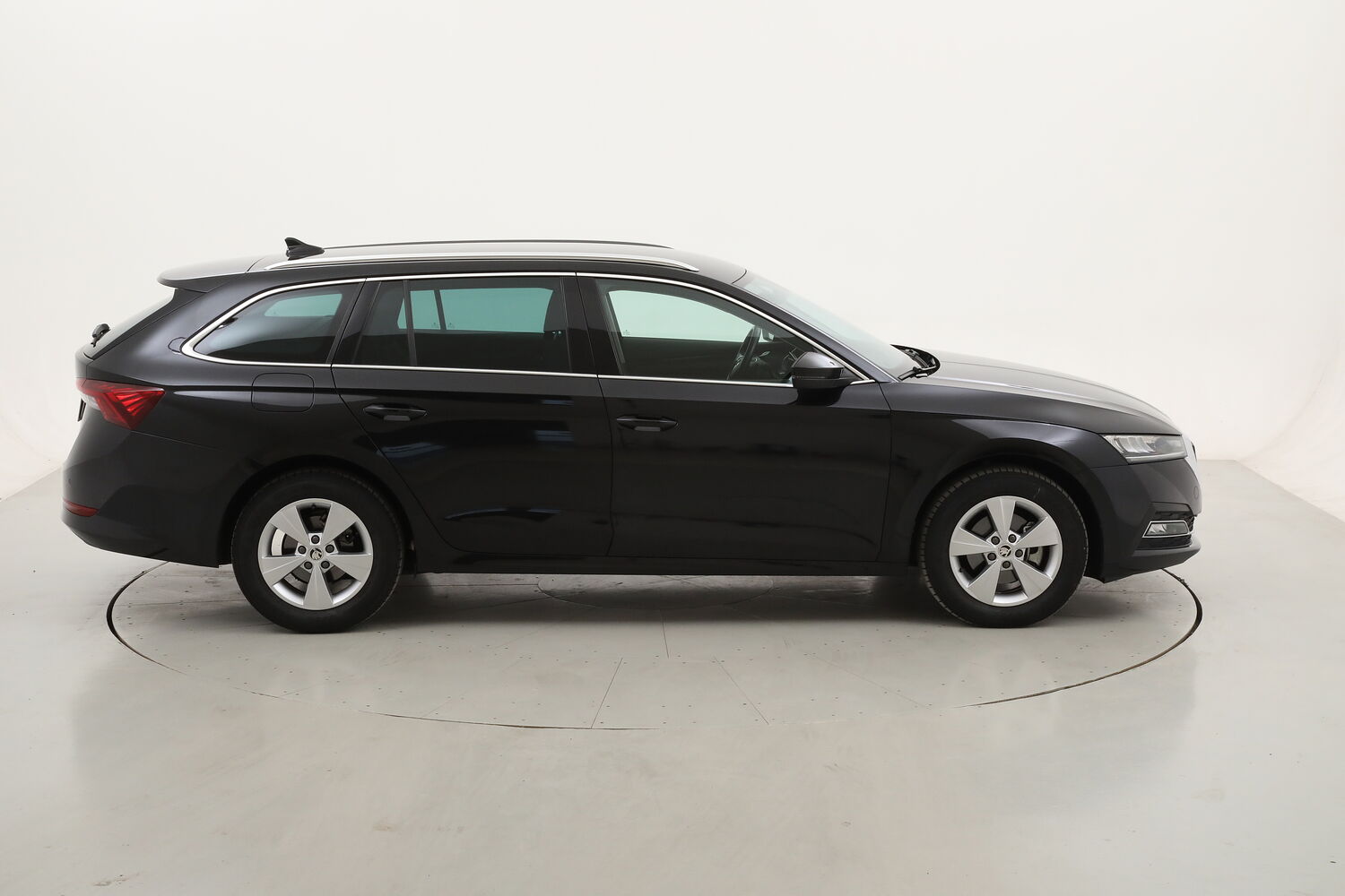 Skoda Octavia Wagon Executive DSG usata del 2022 con 99.611 km