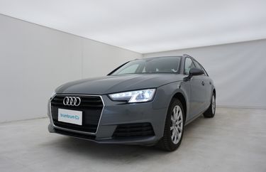 Audi A4 Da un'altra prospettiva Audi A4 Da un'altra prospettiva