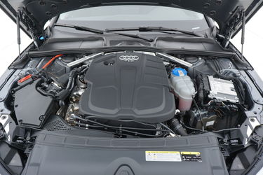 Audi A4 Vano motore Audi A4 Vano motore
