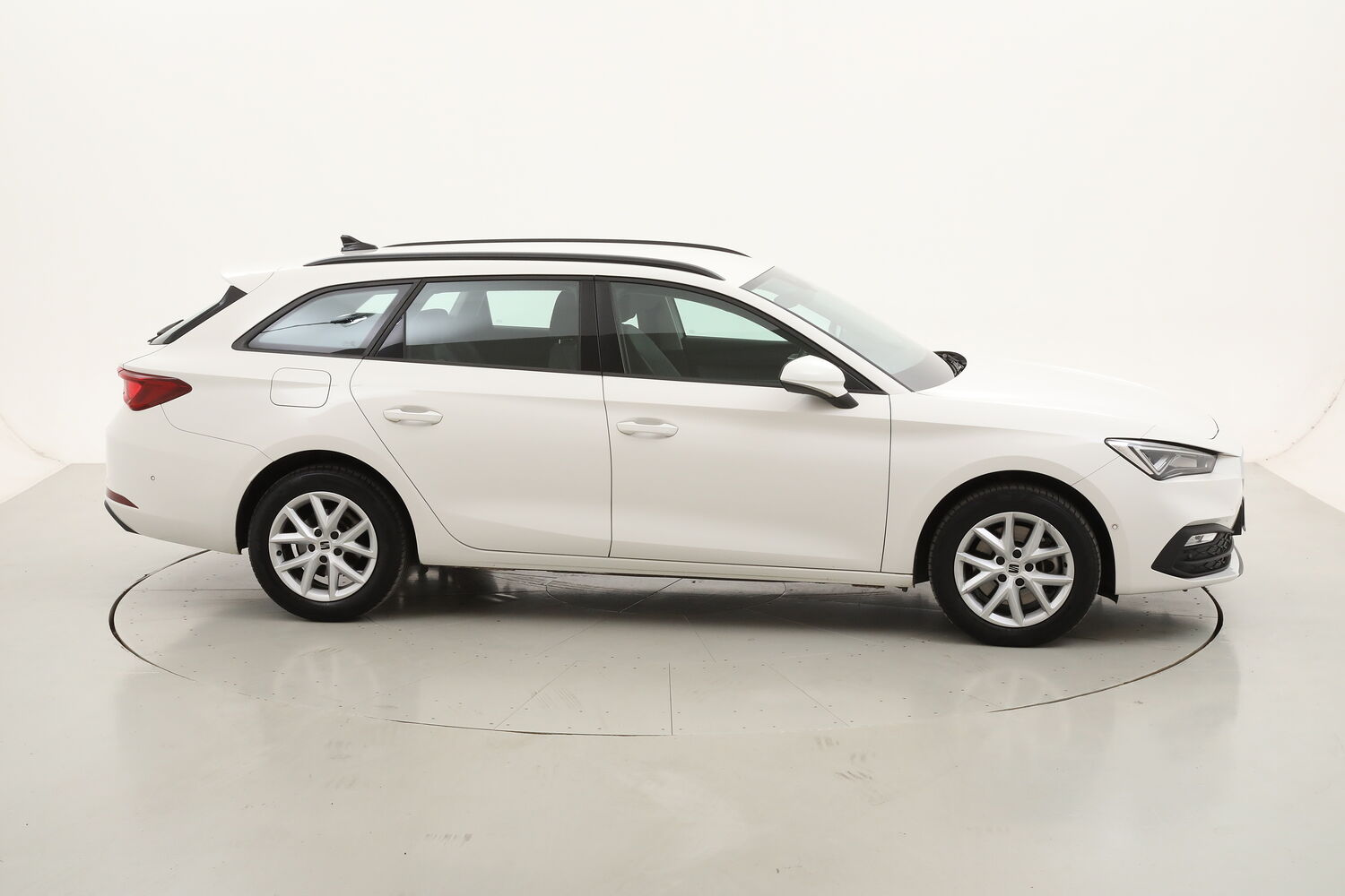 Seat Leon ST Style DSG usata del 2022 con 93.239 km