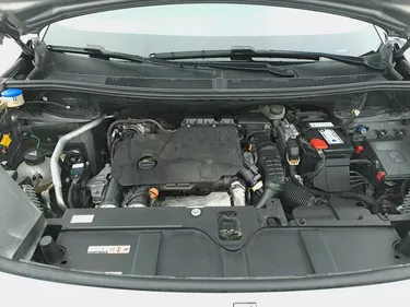 DS DS 7 Crossback Performance Line+ 1.5 Diesel 131CV Automatico Vano motore