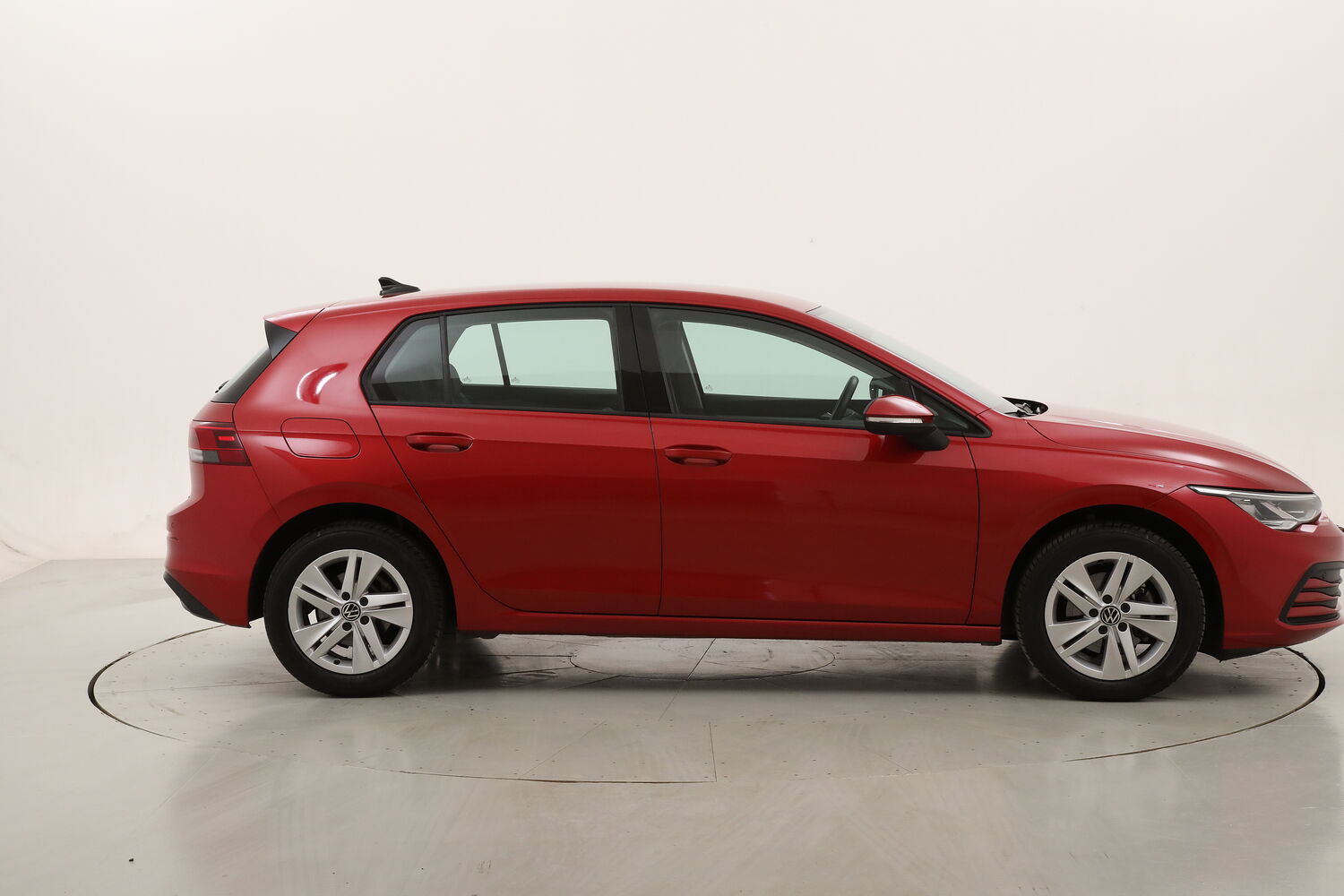 Volkswagen Golf Life DSG usata del 2023 con 42.586 km