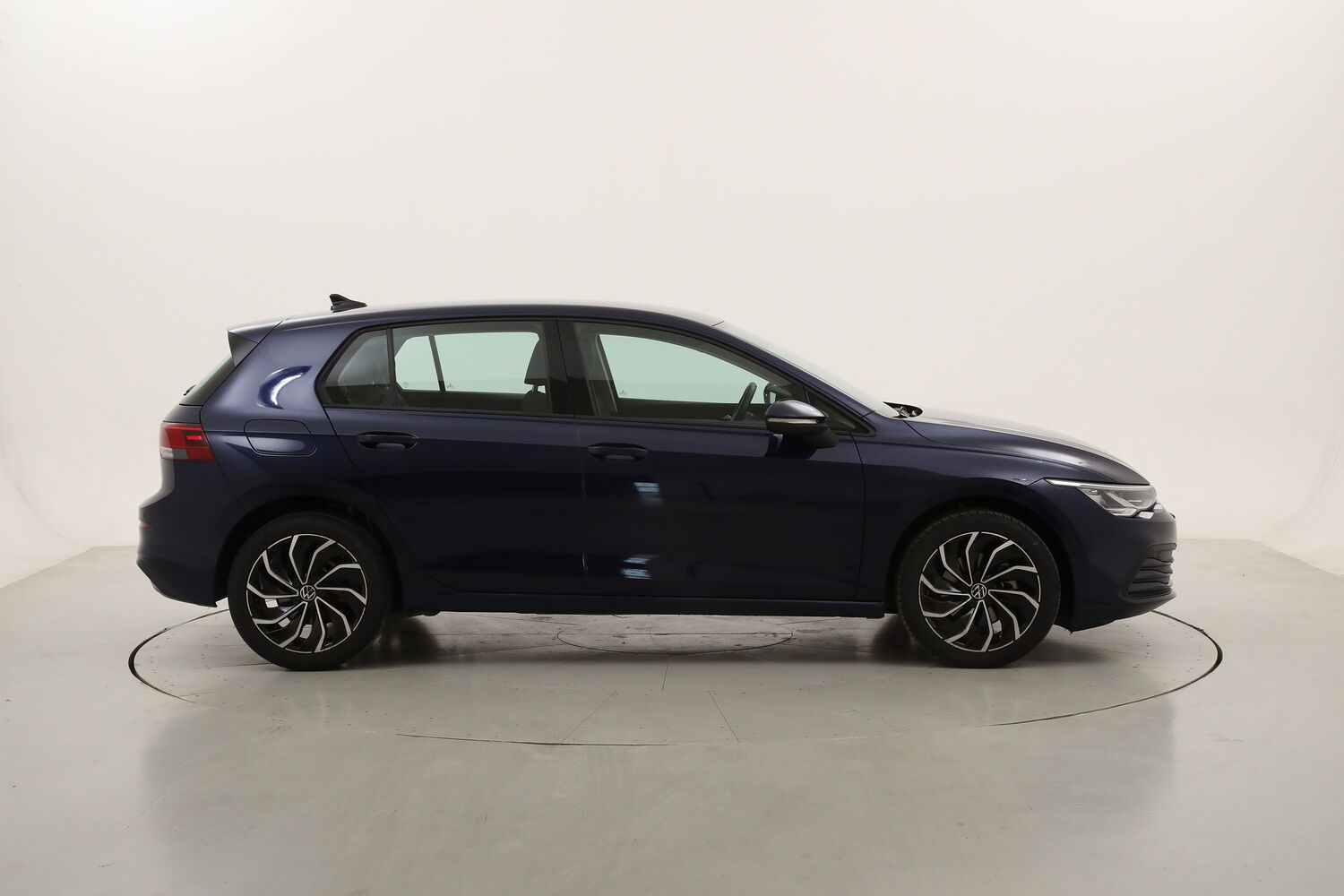 Volkswagen Golf Life DSG usata del 2023 con 31.081 km