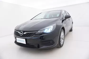 Opel Astra ST Business Elegance AT9 1.5 Diesel 122CV Automatico Visione frontale
