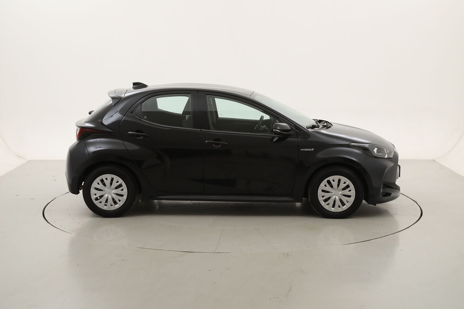 Toyota Yaris Hybrid Business usata del 2021 con 108.260 km