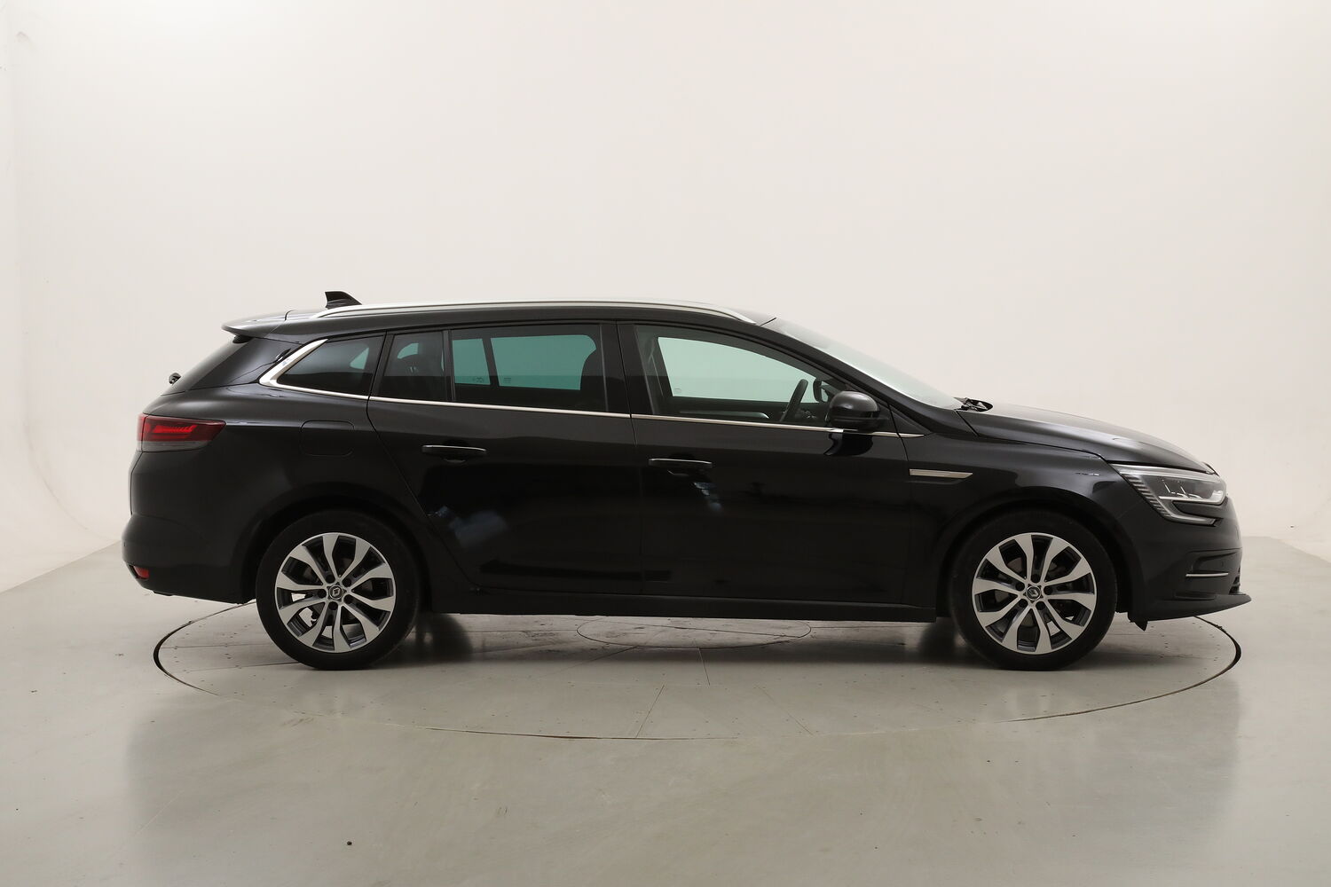 Renault Megane Sporter Techno EDC usata del 2023 con 49.167 km