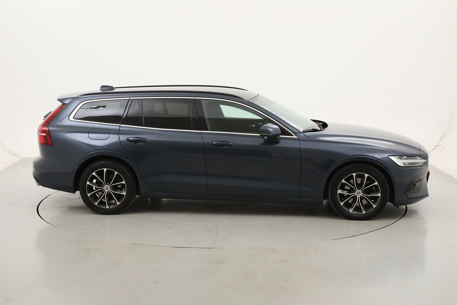 Volvo V60 B4 Momentum Business Pro Geartronic usata del 2021 con 128.673 km