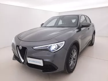 Alfa Romeo Stelvio Business AT8 2.1 Diesel 160CV Automatico Visione frontale