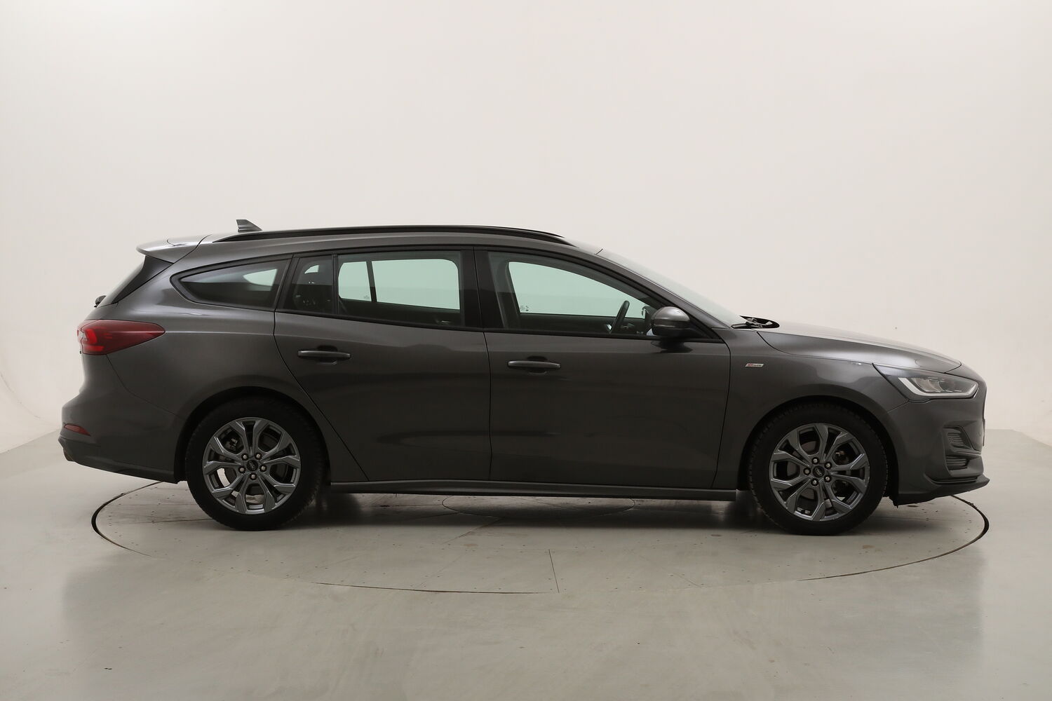 Ford Focus SW Hybrid ST-Line Powershift usata del 2023 con 102.512 km