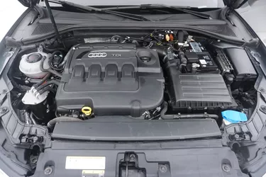 Audi A3 SPB S tronic 1.6 Diesel 116CV Automatico Vano motore